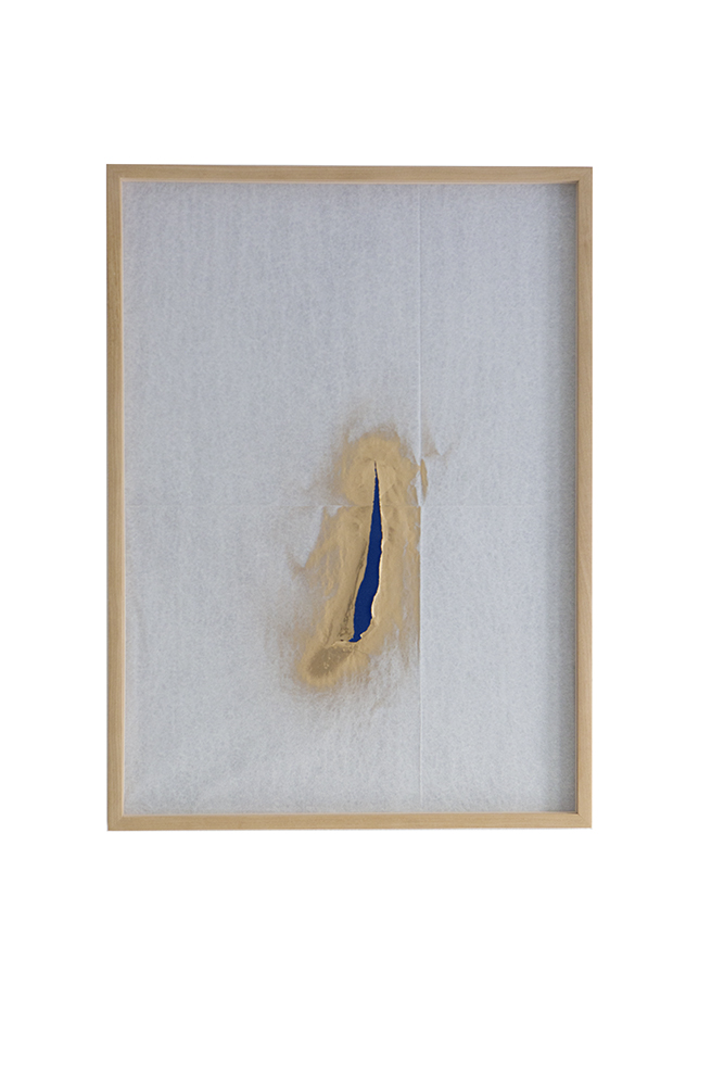 Portable Portal #3 (Tissue paper, gold spray paint, iridescent blue fabric, frame, glass, 68x50cm), 2018