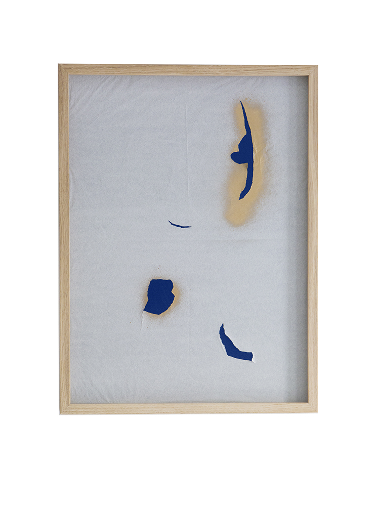 Portable Portal #1 (Tissue paper, gold spray paint, iridescent blue fabric, frame, glass, 68x50cm), 2018